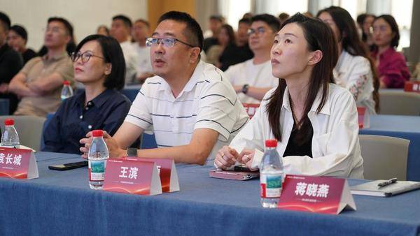 多方力量支持唯欧口腔发展,政银企合力助推产业升级