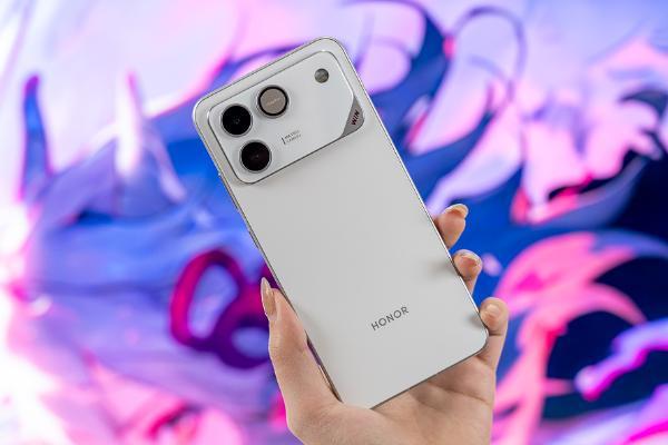 荣耀WIN RT测评：主动散热风扇搭配10000mAh电池，满足游戏玩家所有向往