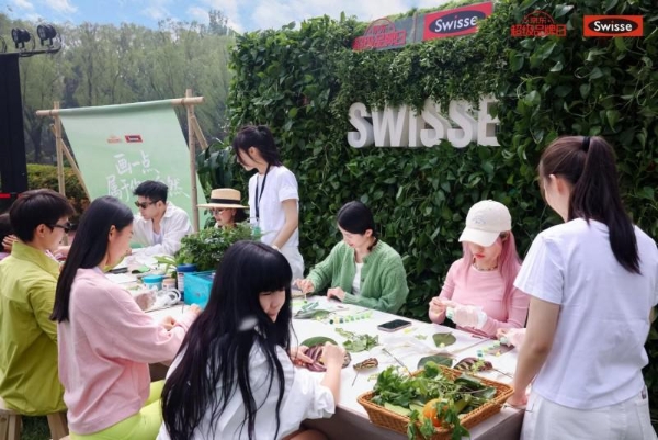 「自然」有什么魔力？Swisse斯维诗观察为什么年轻人都想和自然贴贴 