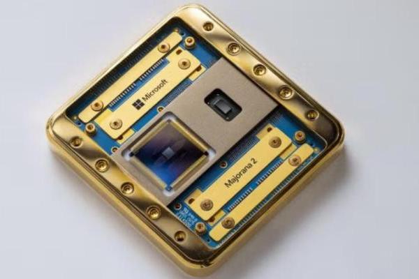 微软发布Majorana 2量子芯片：量子比特寿命突破20秒，商业化进程大幅提前