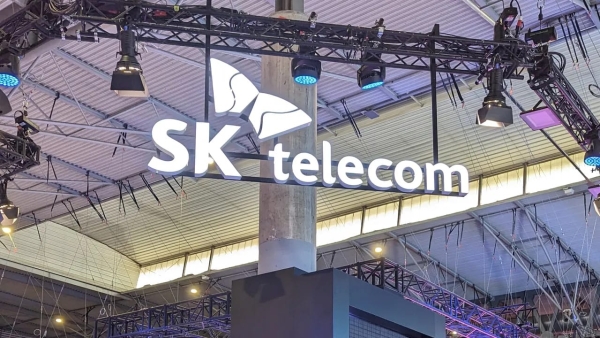 SK_Telecom_logo_MWC_169_2.jpg