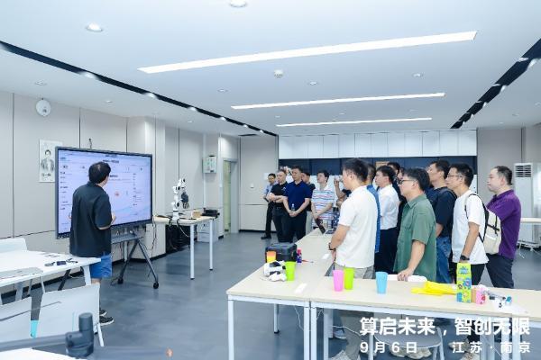产教融合育英才：东南大学携手华为探索国产算力人才培养新范式