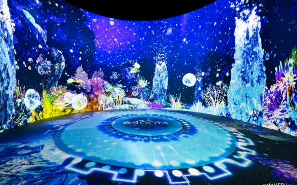 年末最期待展览『光之影海洋展』专属香氛及音乐融合，体验被海水包围 360°沉浸式光影艺术！
