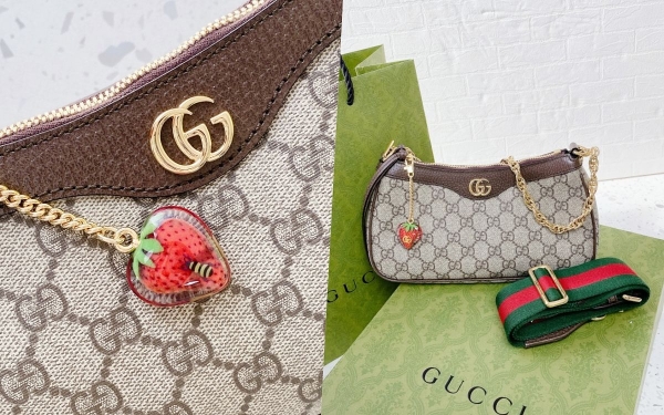 Gucci最新款「经典老花腋下包」附挂「小草莓吊饰」太可爱！鍊条、宽版双背带实揹可以收、价格直接看！