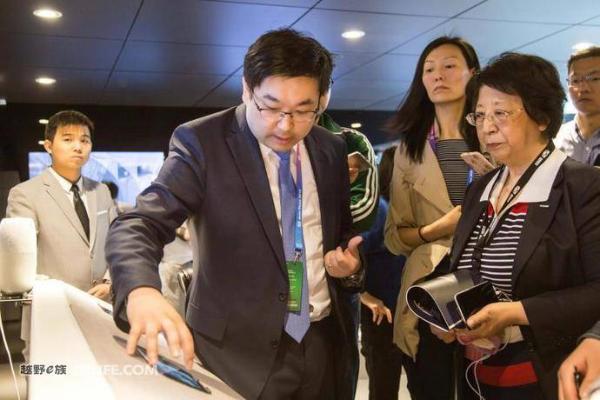 访吉利汽车研究院副院长沈子瑜 并讲解gkui车载系统