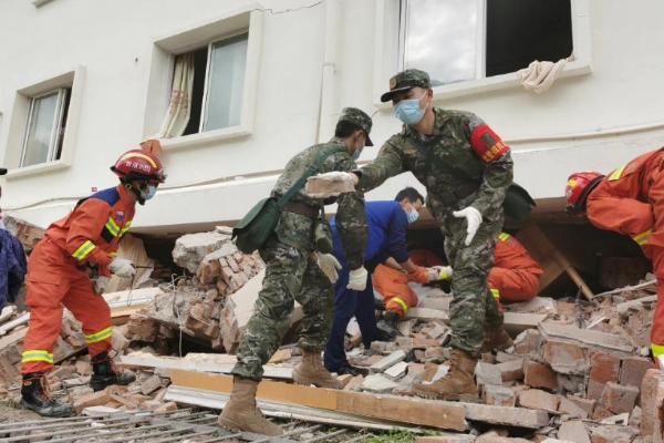 疫情防控期间，遇到地震怎么办？四川泸定地震已致46人遇难，具体情况是什么？ 