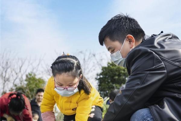 ​孩子参与劳作的仪式感,可以从一双嘉得利手套开始