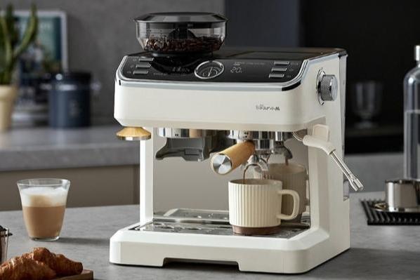精品咖啡不会做？小熊电器研磨一体咖啡机：杯杯都是高品质