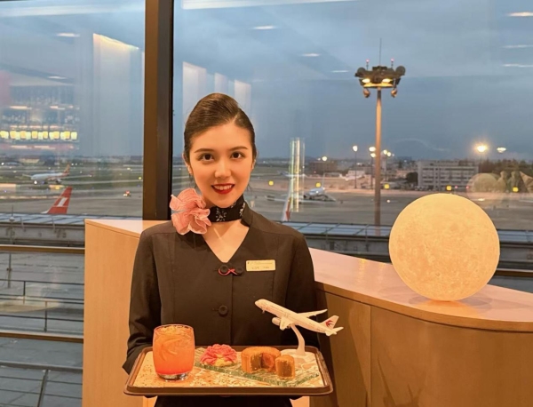 东航空地联动共庆中秋佳节 