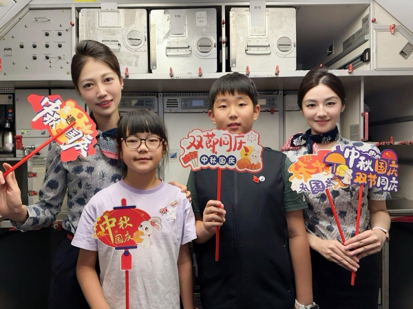 东航空地联动共庆中秋佳节 