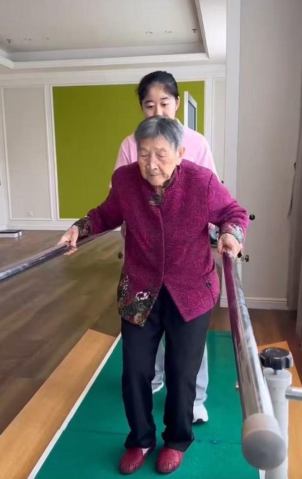 百岁“唐老师”的六年新生：在椿萱茂，她找到了安放身心的家 