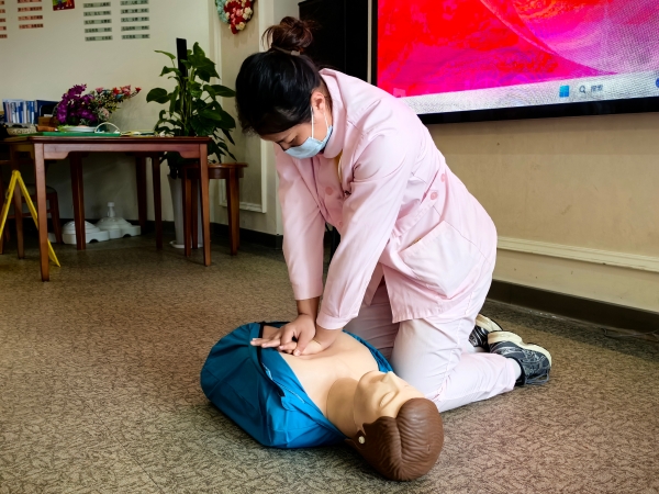 百岁“唐老师”的六年新生：在椿萱茂，她找到了安放身心的家 