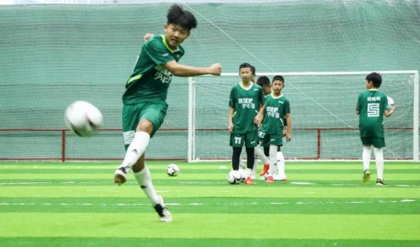 草原涓滴汇奔流——蒙牛营养普惠工程荣获第二届“内蒙古慈善奖”