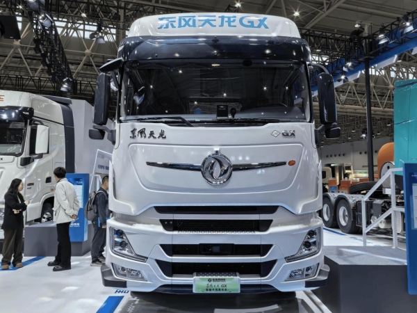 不玩虚的！东风天龙GX智能干线牵引车助新手秒变老司机 