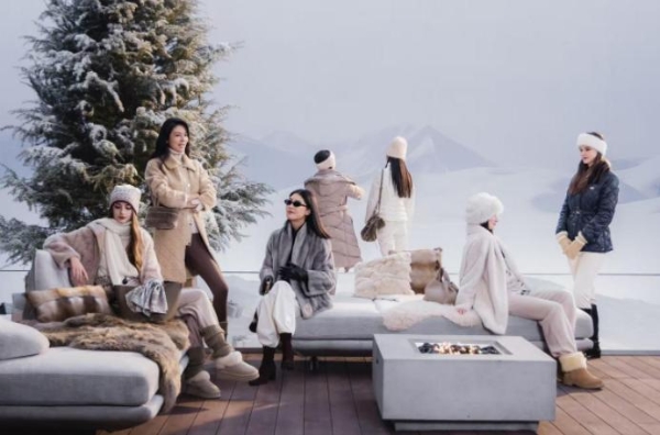 译依YIYI携“奢雅绒静”登陆淘宝超级时装发布 