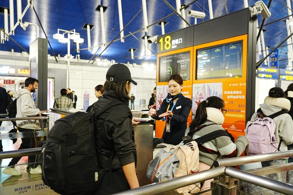 东航“上海—奥克兰—布宜诺斯艾利斯”航线正式启航 “国博号”彩绘机执飞首航，开启跨洋文化之 