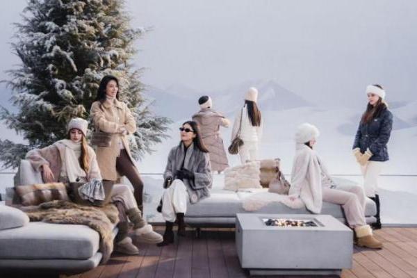 译依YIYI携“奢雅绒静”登陆淘宝超级时装发布 