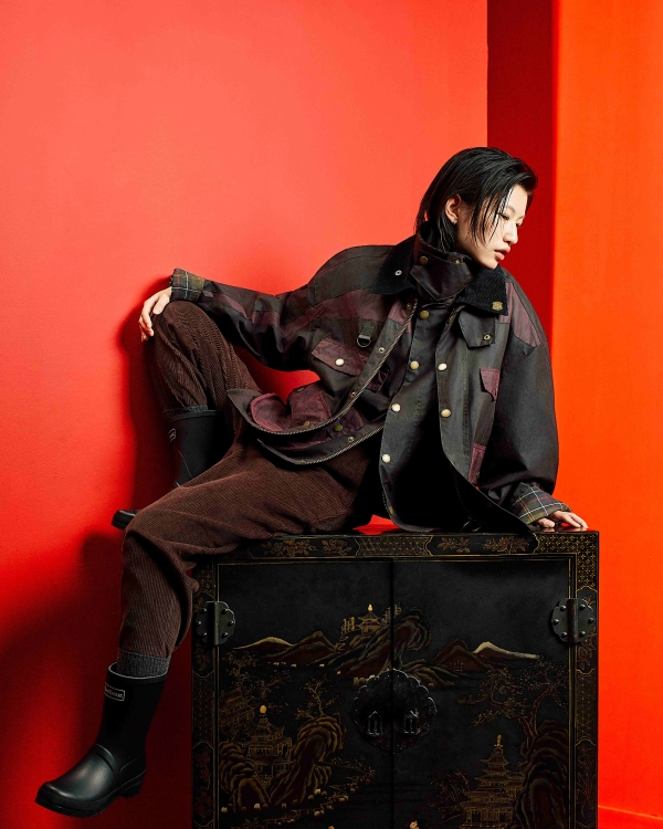 Barbour x Feng Chen Wang 联名系列：东西交融 传奇联袂 一场融汇传统、功能与文化的玄妙对话 