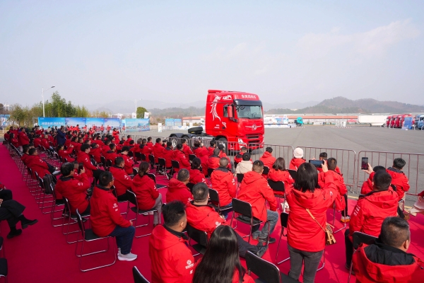 十年同心再启程 东风天龙哥俱乐部2026客户盛典圆满成功 