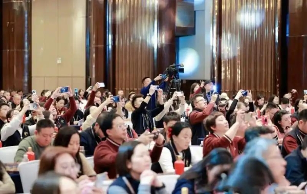 从“酒窖”到“生活家”：酣客君丰战略升维，王为宣布开启“品牌国民化”新征程 