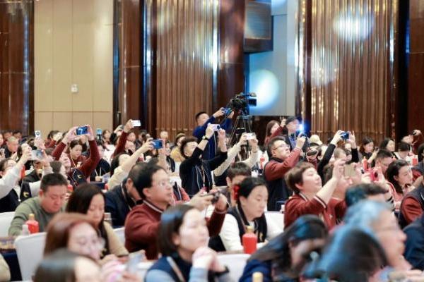 从“酒窖”到“生活家”：酣客君丰战略升维，王为宣布开启“品牌国民化”新征程 