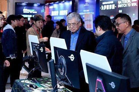 OLED 技术引领行业！泰坦军团亮相全国上网服务行业年度生态创新大会 斩获权威大奖 