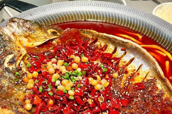  社交平台刷屏！半天妖红花椒烤鱼为何成为今冬餐饮新“顶流”？ 