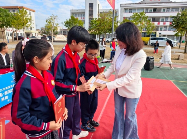 爱心续航，情暖遂溪：暨南大学广州校友会开展“暨海·颜海冰”助学活动 