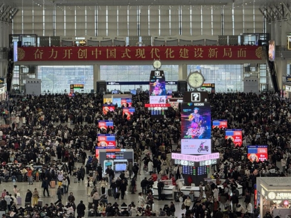 雅迪开启“影院+高铁”双通道应援，全程助力王鹤棣《星河入梦》