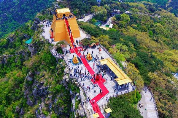 沂蒙山龟蒙景区父亲节推出专属福利 全国男士免票、女士半价，登沂蒙最高峰致敬如山父爱 