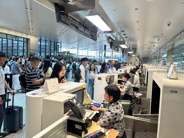 台风“巴威”来袭，东航全力做好各项应对工作