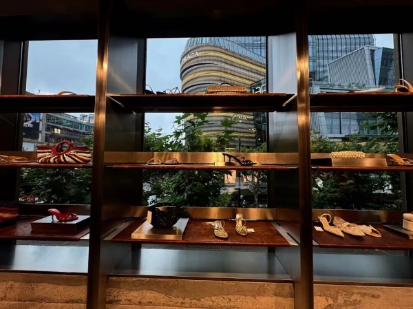 ZARA在上海开出最新旗舰店，我们去看了看