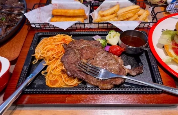 王思聪投资的“牛校长”牛排全部关店，曾计划开100家店