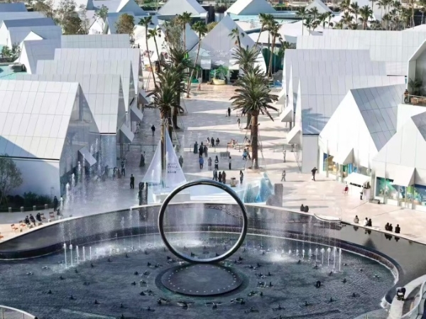 东莞万象滨海购物村，为何是2025年度最佳商业项目？
