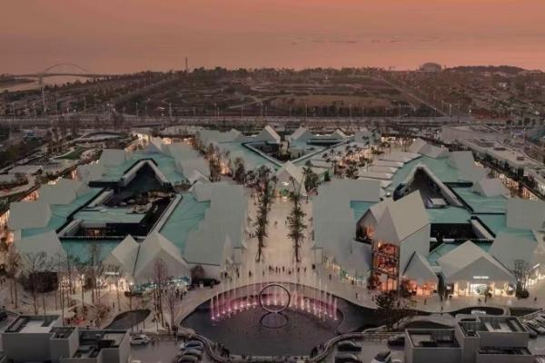 东莞万象滨海购物村，为何是2025年度最佳商业项目？
