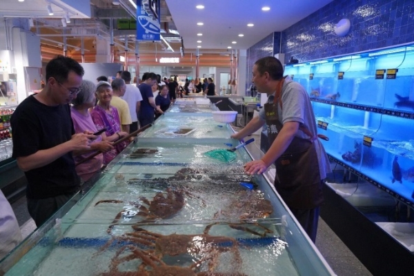 超市发全新概念店“超市集”亮相