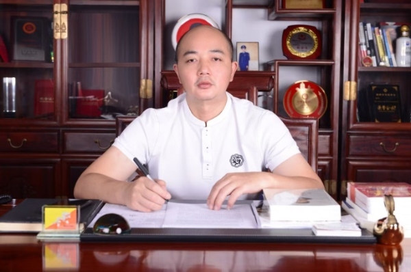 20年只做一件事，在袜子上他做到了始终如一