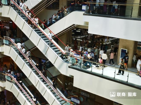 商场 人流 西安赛格国际购物中心