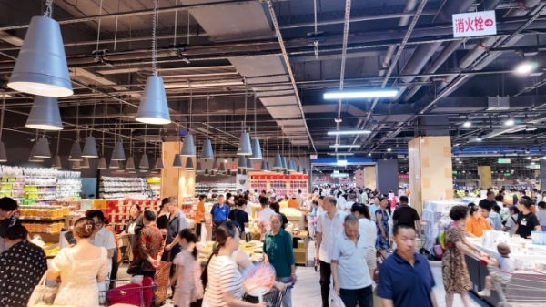 经过1个月筹备，达州世纪隆生活广场三里店调改开业