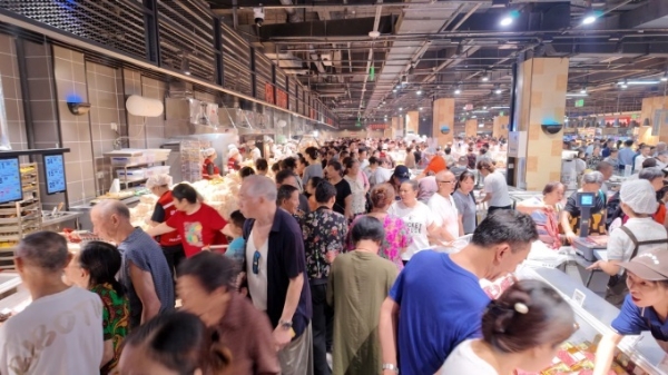 经过1个月筹备，达州世纪隆生活广场三里店调改开业