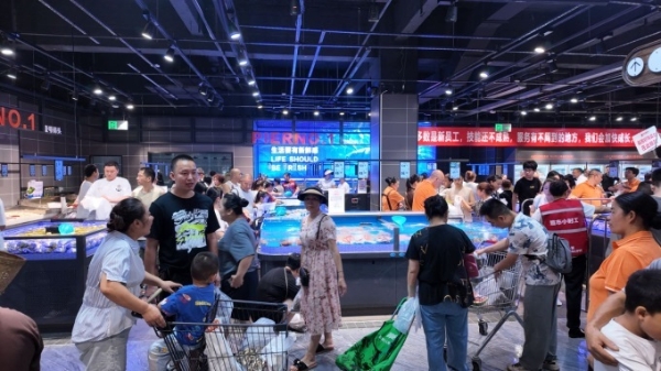 经过1个月筹备，达州世纪隆生活广场三里店调改开业