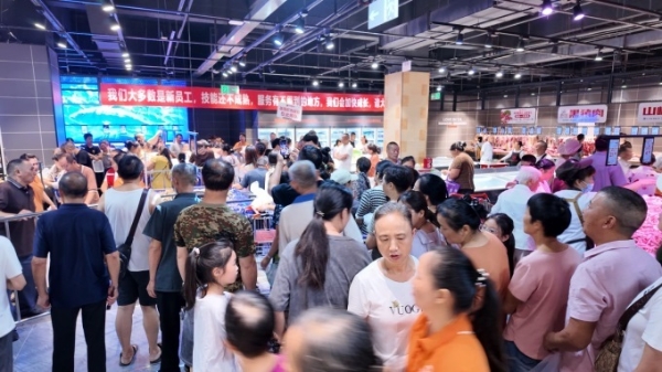 经过1个月筹备，达州世纪隆生活广场三里店调改开业