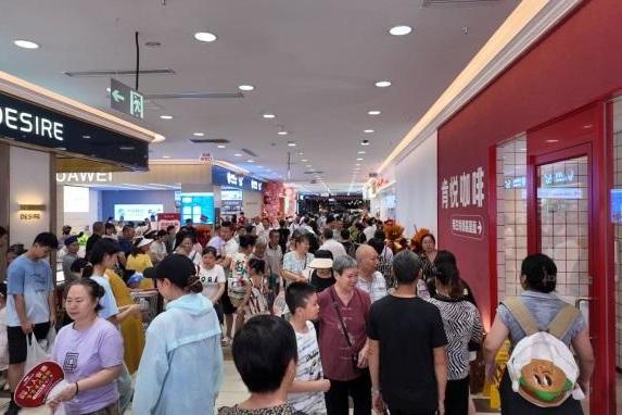 经过1个月筹备，达州世纪隆生活广场三里店调改开业