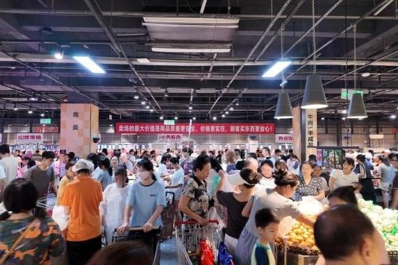 经过1个月筹备，达州世纪隆生活广场三里店调改开业