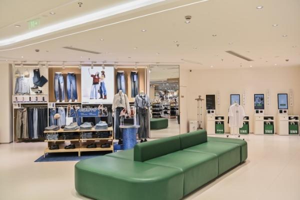 森马首家城市旗舰店落地上海豫园，开启渠道升级新探索
