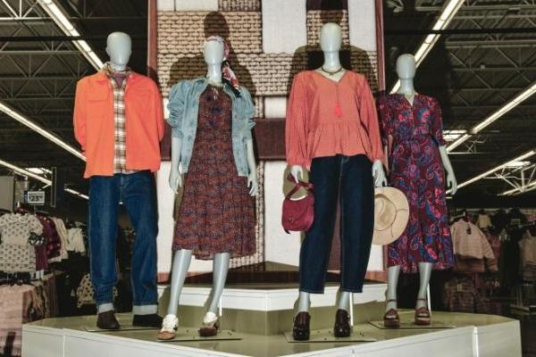 沃尔玛推出新服装品牌Scenario，主要面向年轻女性