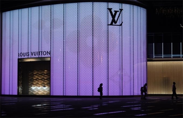 陷入舆论争议的LV，彻底退出贵州市场