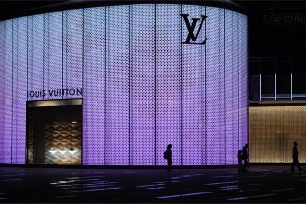 陷入舆论争议的LV，彻底退出贵州市场