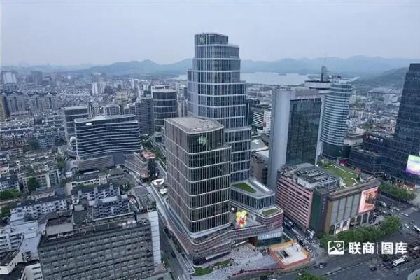 2026年上半年新开145家购物中心，万达罕见零开业