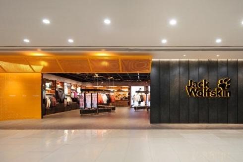 狼爪全球新形象门店陆续亮相，“为行致远”开启新篇章